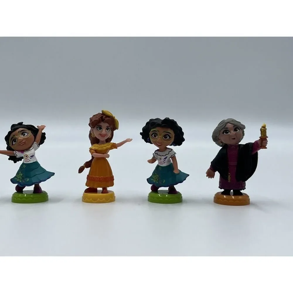 DISNEY ENCANTO MADRIGAL FAMILY 24 Days Of SURPRISES 6 FIGURES